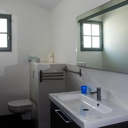 Entre Centre Et Deumier Avec Piscine 12 Personnes #0606 * 卡布勒通