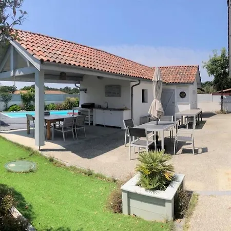 Entre Centre Et Deumier Avec Piscine 12 Personnes #0606
